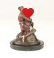 Preview: Bronze Skulptur Frau umarmt Phallus