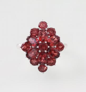 Granat-Ring