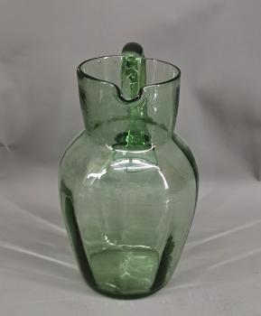 grüner Schenkkrug