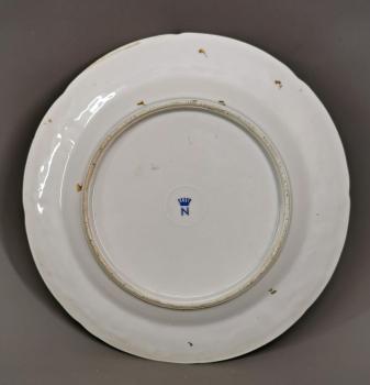 Wappenteller Capodimonte