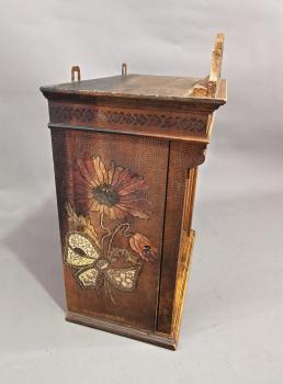 Wandschrank Haus-Apotheke
