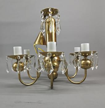 Deckenlampe mit Kristallabhängungen