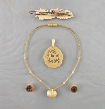 Posten Beinschmuck