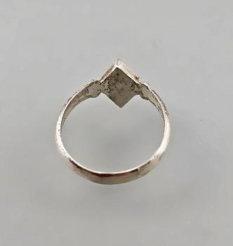 Kleiner Zirkonia-Ring