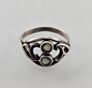 Mondstein(?)-Ring