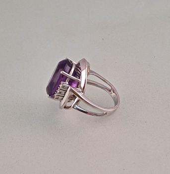 Üppiger Amethyst-Brillant-Ring