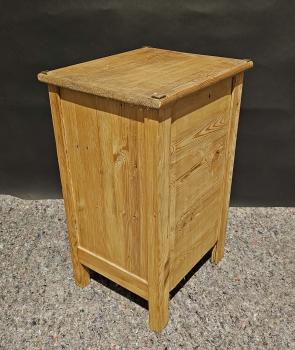 Nachtschrank Nadelholz