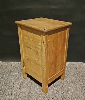 Nachtschrank Nadelholz
