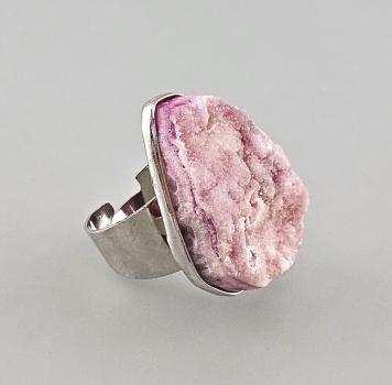 Üppiger Rosenquarz-Ring