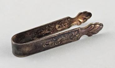 Zuckerzange Alpacca-Silber Historismus Akanthusrelief L 9,5 cm