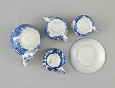 Asiatisches Puppenservice