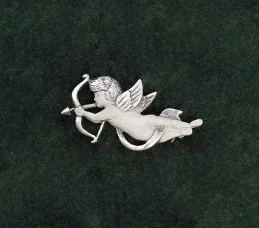 Jugendstil Brosche Amor mit Pfeil und Bogen
