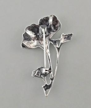 emaillierte Ginkgo Brosche