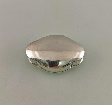 Pillendose oval geschweift
