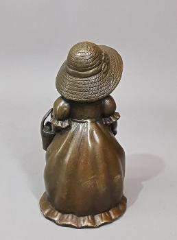 Bronze Tischglocke Mädchen