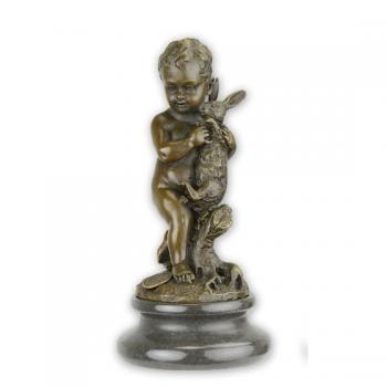 Bronze Skulptur kleiner Junge mit Hase