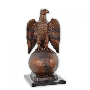 Bronze Skulptur Adler auf Globus