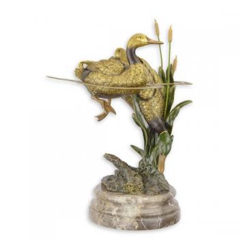 Bronze Skulptur auf Steinsockel Entenpaar schwimmend farbig