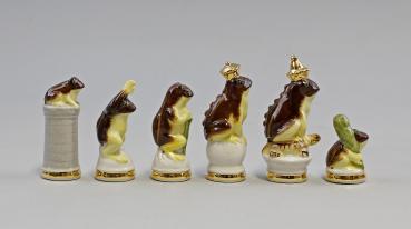 Schachspiel-Figuren Mäuse weiß Frösche braun