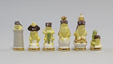 Schachspiel-Figuren Mäuse weiß Frösche braun
