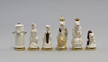 Schachspiel-Figuren Mäuse weiß Frösche braun