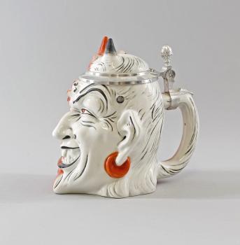 Teufel Bierkrug rot / weiß