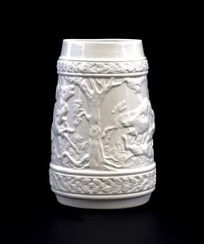 Bierkrug weiß Relief Jagd 1 Liter