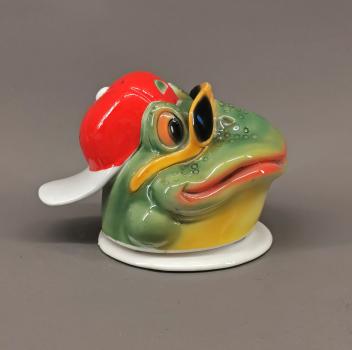 Briefbeschwerer Echse / Frosch mit Brille und Basecap ungemarkt