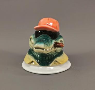 Briefbeschwerer Krokodil mit Basecap Sonnenbrille Zigarre ungemarkt