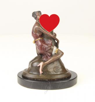 Bronze Skulptur Frau umarmt Phallus