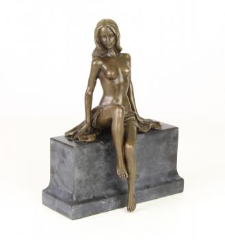 Bronze Skulptur Halbnackte Frau