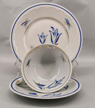 Porzellan Vitrinen-Tasse handgemalt Art déco Sammeltasse