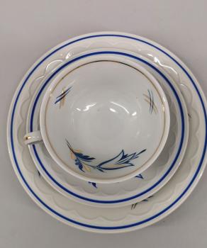 Porzellan Vitrinen-Tasse handgemalt Art déco Sammeltasse