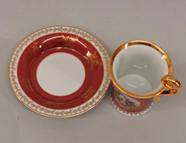 Vitrinentasse Watteauszene rot