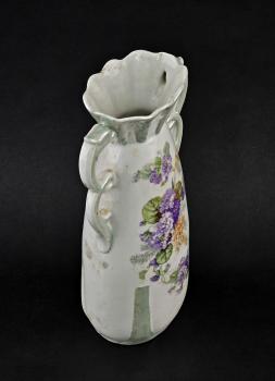 Vase mit Blumenbemalung