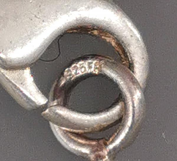Collier mit schwarzem Stein