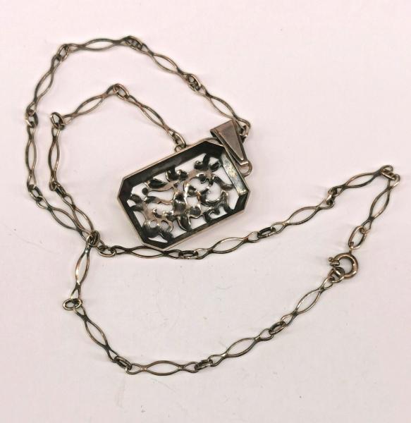 Kette mit Anhänger floral 900er Silber