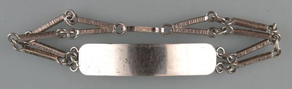 Silbernes Armband.