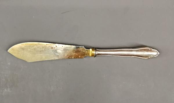 versilbertes Tortenmesser