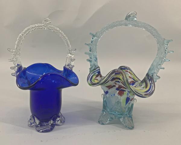 2 Körbchen Vasen mundgeblasen Böhmen oder Murano Glas