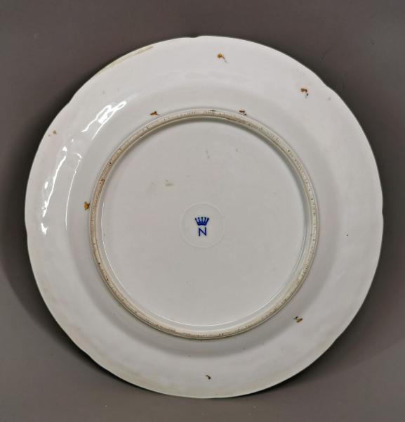 Wappenteller Capodimonte