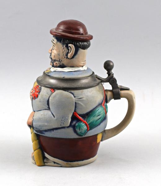 Westerwälder Figuren-Bierkrug Wanderer mit Korn