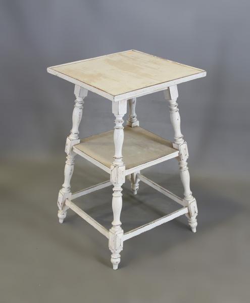 Weißer Blumenstisch Shabby Chic