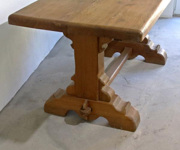Schwerer Bauerntisch / Küchentisch