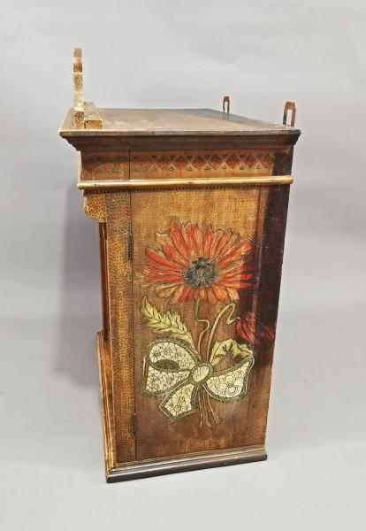 Wandschrank Haus-Apotheke