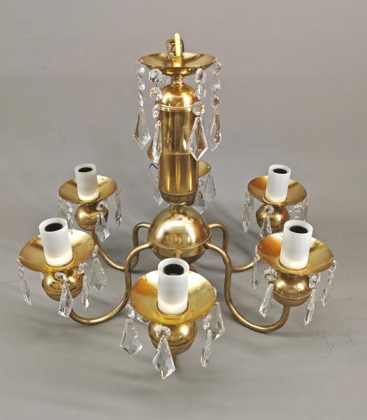 Deckenlampe mit Kristallabhängungen