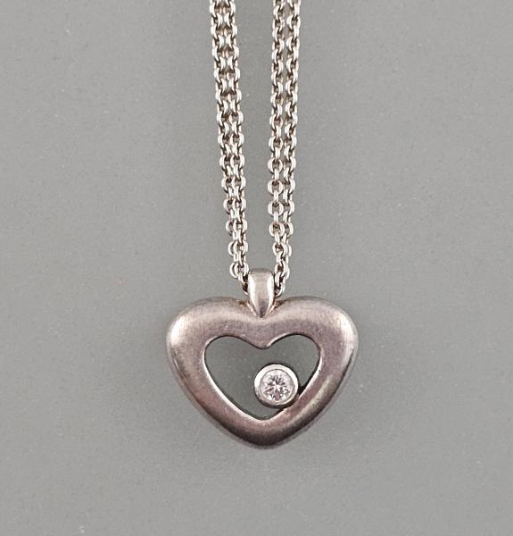 Silberne Kette mit Herzanhänger L 38 cm