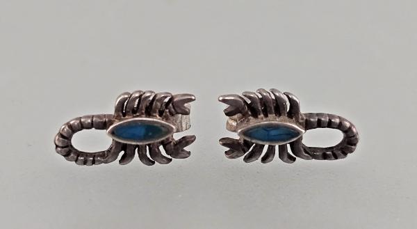 Silberne Ohrstecker Skorpion 1,3 x 0,7 cm