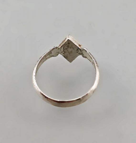 Kleiner Zirkonia-Ring
