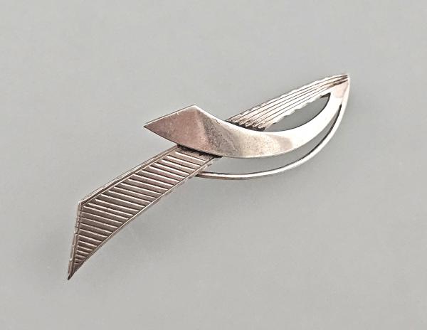 Silberne Brosche Schlaufe L 5,5 cm